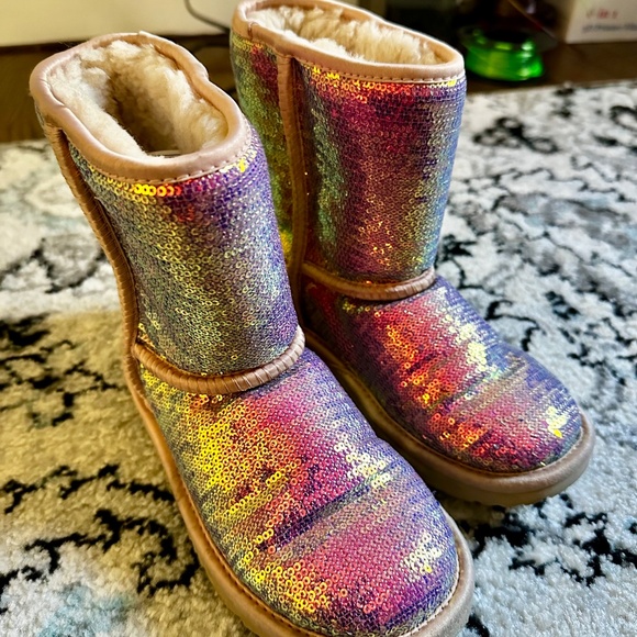 UGG Girls’ Sequin Boots - Little Girls Size 2 - Picture 5 of 5